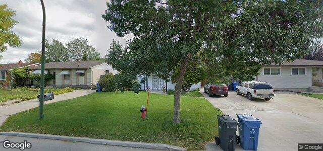 Larawan ng 15 Ashmore Drive sa Winnipeg, Manitoba