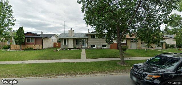 Larawan ng 15 Desharnais Street sa Winnipeg, Manitoba