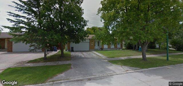 Larawan ng 15 Maddin Crescent sa Winnipeg, Manitoba