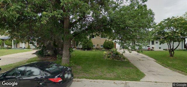 Larawan ng 15 Magenta Crescent sa Winnipeg, Manitoba