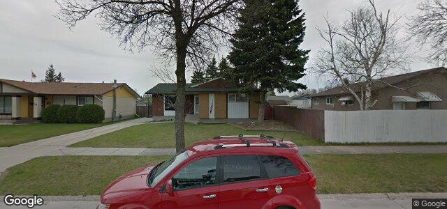Larawan ng 15 Mankato Crescent sa Winnipeg, Manitoba