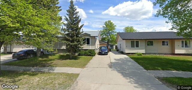 Larawan ng 15 Mapleton Drive sa Winnipeg, Manitoba
