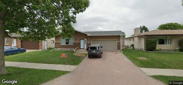 Larawan ng 15 Pickley Crescent sa Winnipeg, Manitoba
