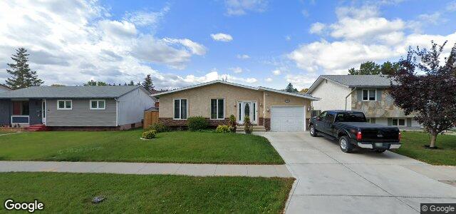 Larawan ng 18 Ashmore Drive sa Winnipeg, Manitoba