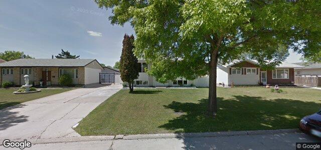 Larawan ng 18 Madrill Close sa Winnipeg, Manitoba