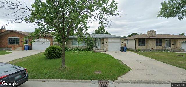 Larawan ng 18 Pickley Crescent sa Winnipeg, Manitoba
