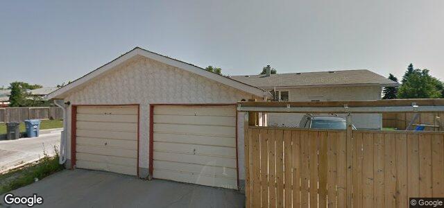 Larawan ng 2 Ashmore Drive sa Winnipeg, Manitoba