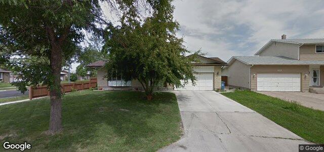 Larawan ng 2 Maddin Crescent sa Winnipeg, Manitoba