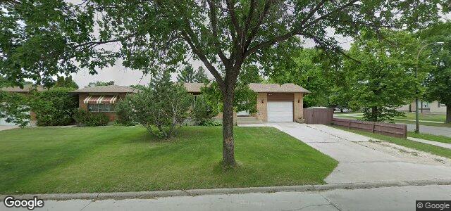 Larawan ng 2 Pickley Crescent sa Winnipeg, Manitoba