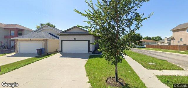 Larawan ng 2 Roshni Bay sa Winnipeg, Manitoba