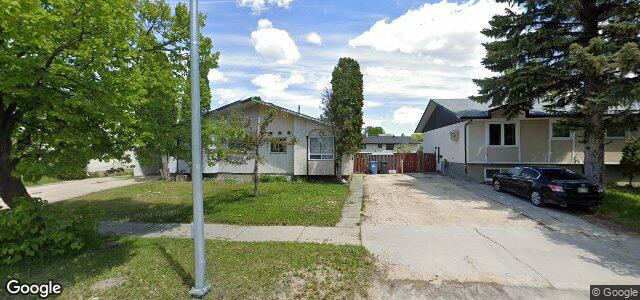 Larawan ng 21 Mapleton Drive sa Winnipeg, Manitoba