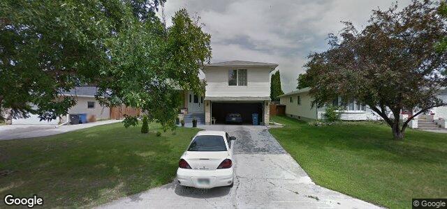 Larawan ng 22 Maddin Crescent sa Winnipeg, Manitoba