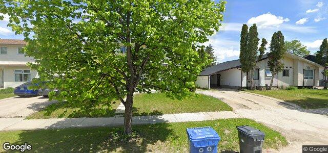 Larawan ng 27 Mapleton Drive sa Winnipeg, Manitoba