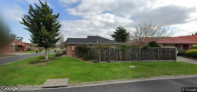 Larawan ng 27 Saratoga Crescent sa Winnipeg, Manitoba