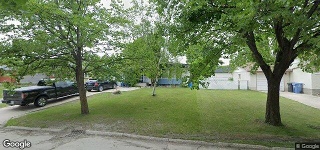 Larawan ng 30 Massena Crescent sa Winnipeg, Manitoba