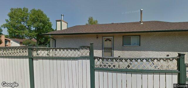 Larawan ng 341 Mandalay Drive sa Winnipeg, Manitoba