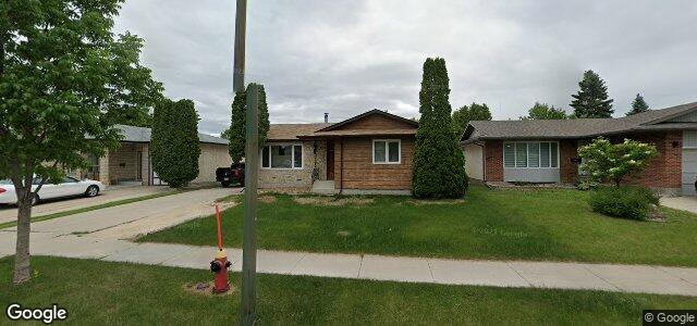 Larawan ng 35 Pickley Crescent sa Winnipeg, Manitoba