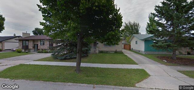 Larawan ng 38 Keystone Crescent sa Winnipeg, Manitoba