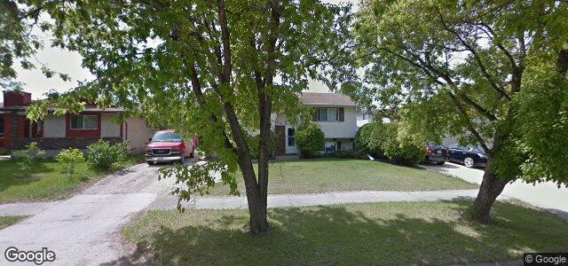 Larawan ng 38 Prince Philip Crescent sa Winnipeg, Manitoba