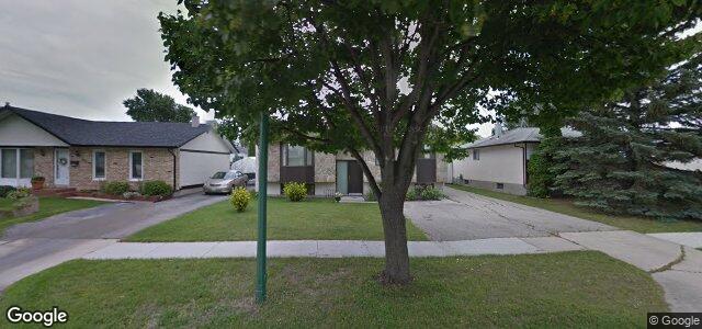 Larawan ng 42 Keystone Crescent sa Winnipeg, Manitoba