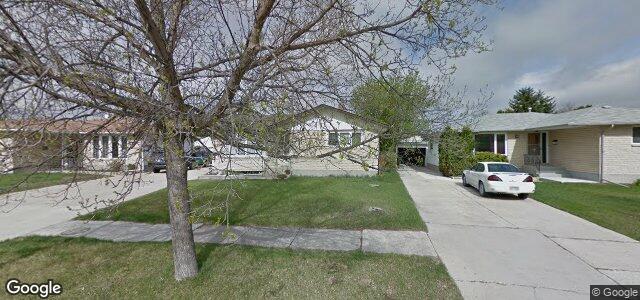 Larawan ng 42 Madrigal Close sa Winnipeg, Manitoba