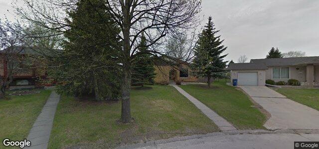 Larawan ng 42 Mandan Road sa Winnipeg, Manitoba