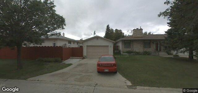 Larawan ng 42 Pickley Crescent sa Winnipeg, Manitoba