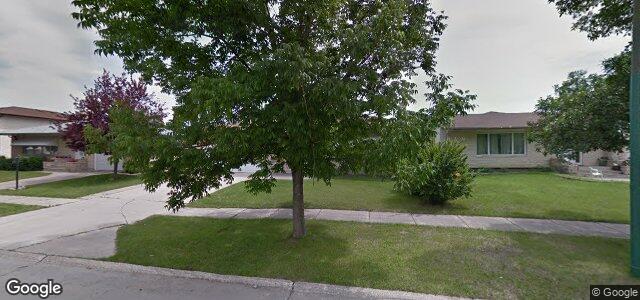Larawan ng 43 Maddin Crescent sa Winnipeg, Manitoba