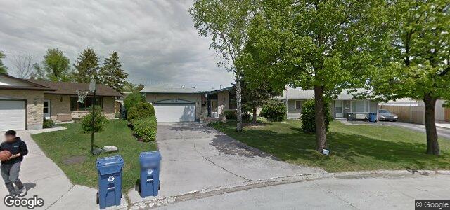 Larawan ng 45 Prince Philip Crescent sa Winnipeg, Manitoba