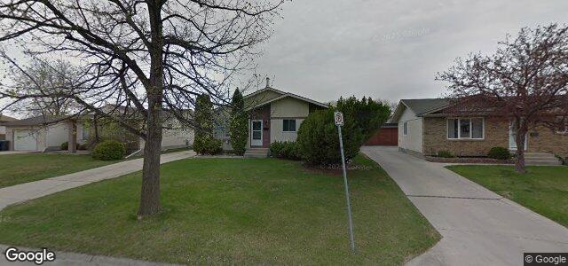Larawan ng 50 Mandan Road sa Winnipeg, Manitoba