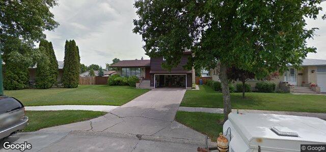 Larawan ng 51 Maddin Crescent sa Winnipeg, Manitoba
