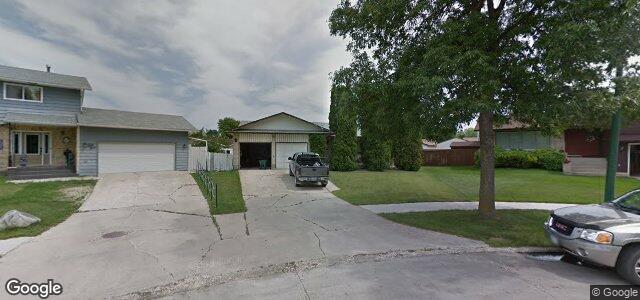 Larawan ng 55 Maddin Crescent sa Winnipeg, Manitoba