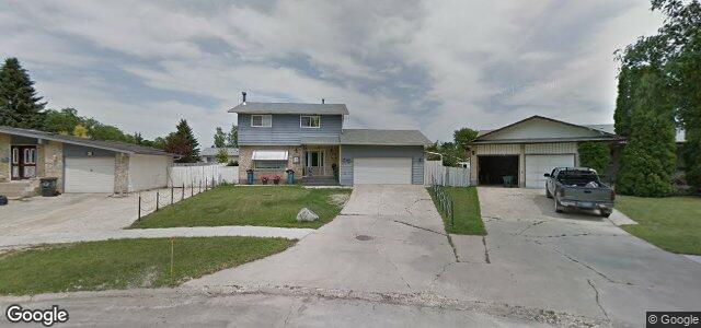 Larawan ng 59 Maddin Crescent sa Winnipeg, Manitoba