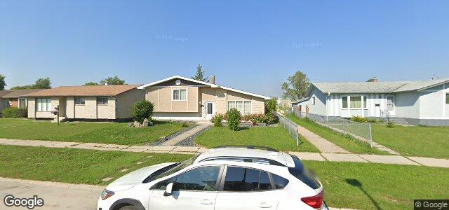 Larawan ng 61 Kenville Crescent sa Winnipeg, Manitoba