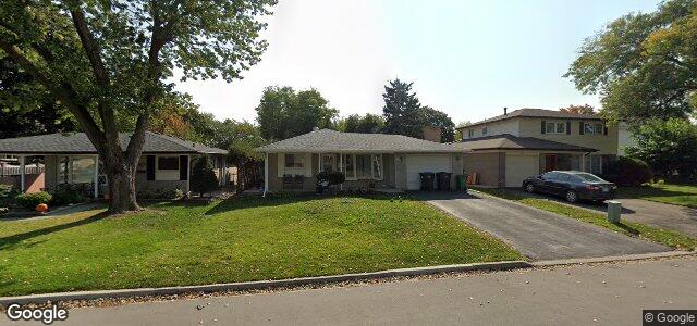 Larawan ng 63 Roberts Crescent sa Winnipeg, Manitoba