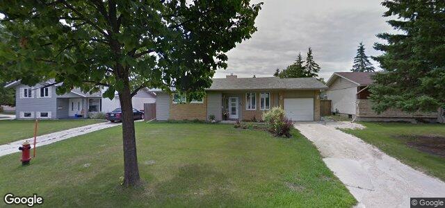 Larawan ng 66 Maddin Crescent sa Winnipeg, Manitoba