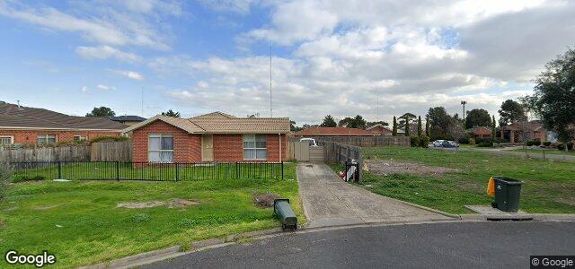 Larawan ng 7 Saratoga Crescent sa Winnipeg, Manitoba