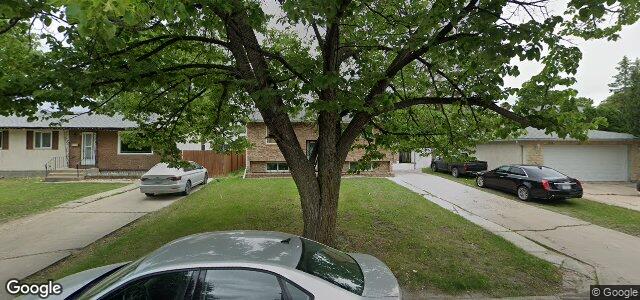 Larawan ng 70 Massena Crescent sa Winnipeg, Manitoba