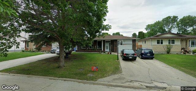 Larawan ng 70 Pickley Crescent sa Winnipeg, Manitoba