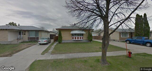 Larawan ng 71 Mandan Road sa Winnipeg, Manitoba