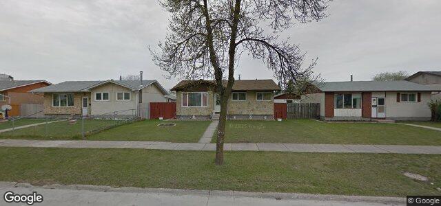 Larawan ng 71 Mankato Crescent sa Winnipeg, Manitoba
