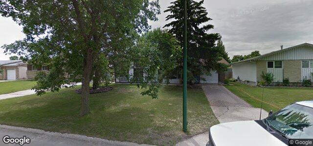 74 Maddin Crescent（加拿大曼尼托巴省温尼伯市）房屋照片