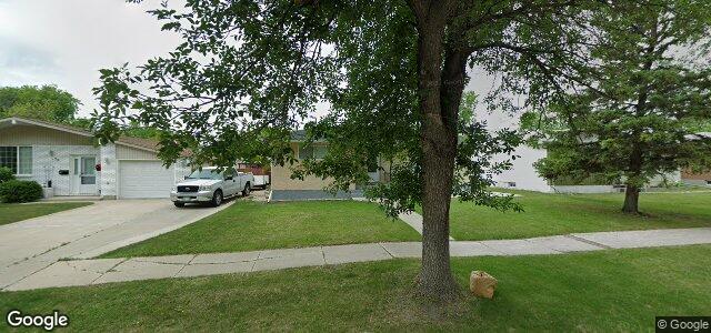 Larawan ng 74 Magenta Crescent sa Winnipeg, Manitoba