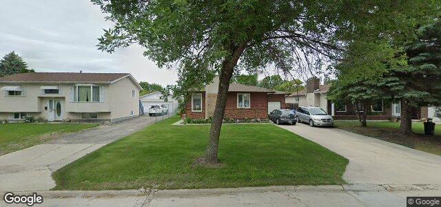 Larawan ng 74 Pickley Crescent sa Winnipeg, Manitoba