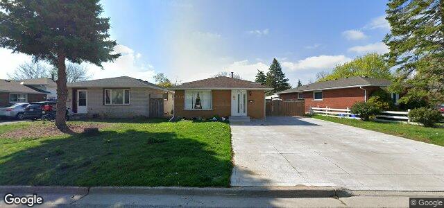 Larawan ng 74 Roberts Crescent sa Winnipeg, Manitoba