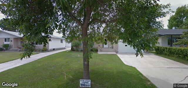Larawan ng 82 Maddin Crescent sa Winnipeg, Manitoba