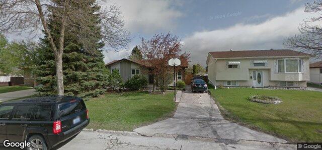 Larawan ng 82 Pickley Crescent sa Winnipeg, Manitoba