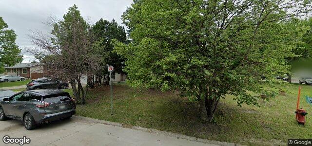 Larawan ng 92 Massena Crescent sa Winnipeg, Manitoba