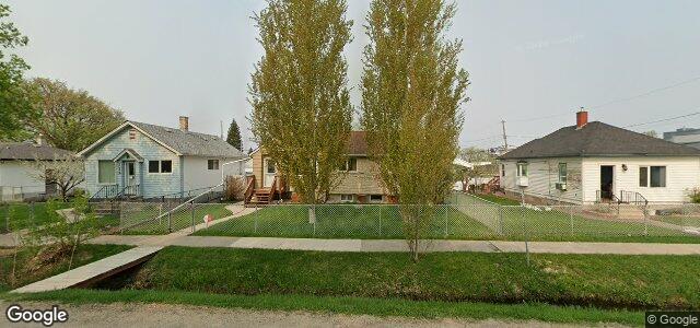 Larawan ng 111 Mcfadden Avenue sa Winnipeg, Manitoba