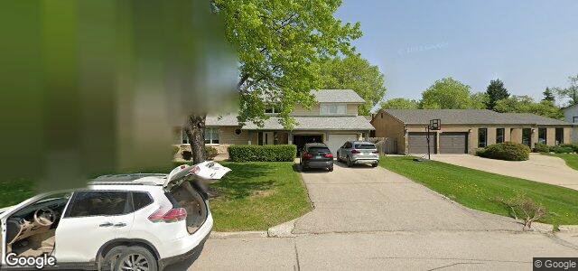 Larawan ng 15 Folkestone Boulevard sa Winnipeg, Manitoba